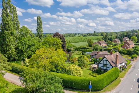 Bosbury, Ledbury, Herefordshire 5 bed detached house for sale