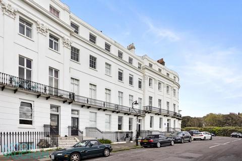 Lewes Crescent, Brighton BN2 3 bed apartment for sale