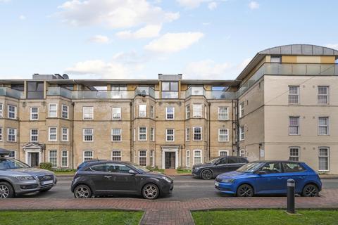 West Barnes Lane, New Malden KT3 2 bed apartment for sale