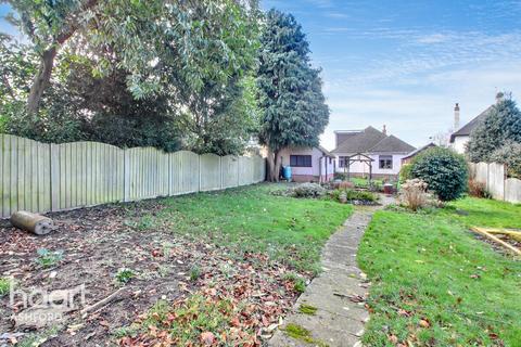 Warren Lane, Ashford 3 bed detached bungalow for sale
