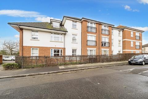 Pell Court, Hornchurch, RM12 4TE 1 bed apartment for sale