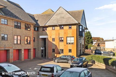 Viaduct Road, Ware SG12 1 bed flat for sale