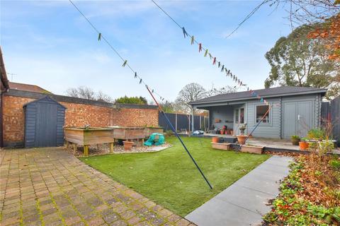 Long Lane, Bexleyheath, DA7 3 bed bungalow for sale