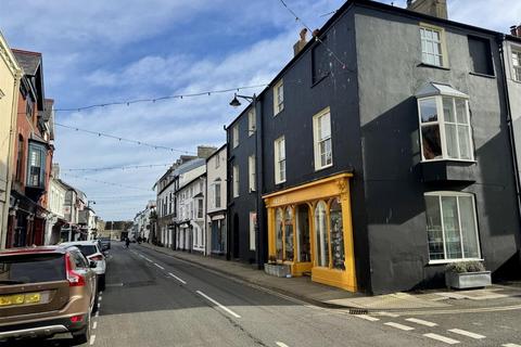 31 Castle Street, Beaumaris 3 bed end of terrace house for sale