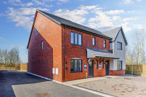 4 bedroom semi-detached house for sale