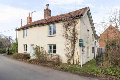 Gressenhall 3 bed detached house for sale