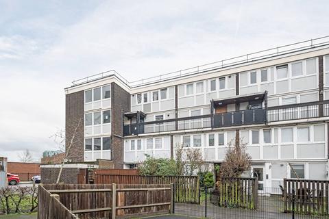 Longnor Road, Bethnal Green, London, E1 2 bed flat for sale