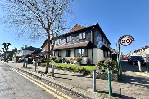 Ronald Hill Grove, Leigh