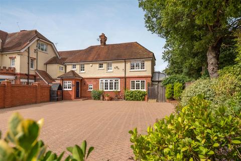 4 bedroom semi-detached house for sale