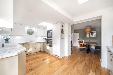 Hythe Road, Old Town, Swindon, SN1 3 bed end of terrace house for sale