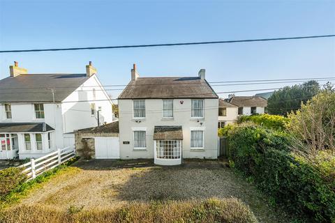 Deal Road, Deal CT14 5 bed detached house for sale