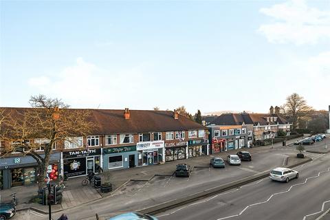 Terrace Road, Walton, KT12 2 bed flat for sale