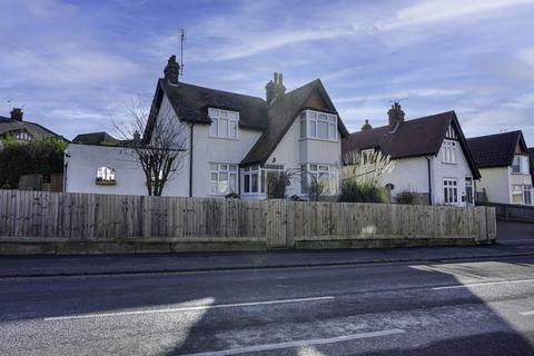 Garrison Lane, Suffolk IP11 4 bed detached house for sale
