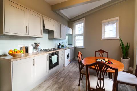 Coombe Road, Croydon 3 bed detached house for sale