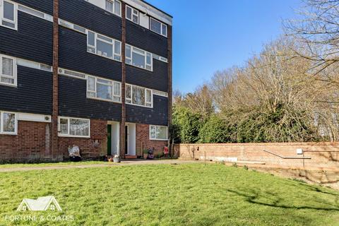 Park Court, Harlow 2 bed maisonette for sale