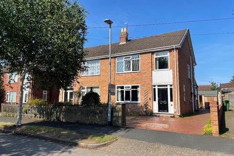 Spencer Close, Cottingham, HU16 5NR 3 bed semi