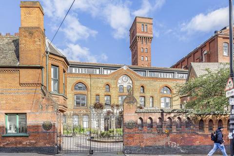 Lexington Buildings, Bow, E3 1 bed apartment for sale