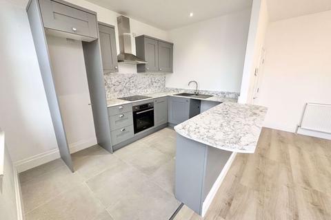 QUEENS PARADE, CLEETHORPES 2 bed maisonette for sale