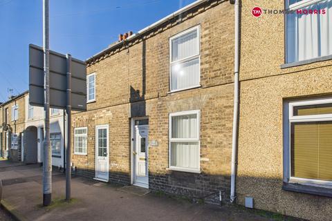 Hitchin Street, Bedfordshire SG18 2 bed terraced house for sale