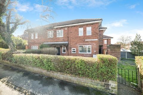 Chequerfield Mount, West Yorkshire WF8 3 bed semi