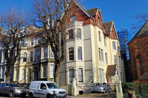Upper Rock Gardens, Brighton 1 bed flat for sale