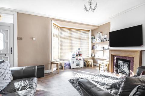 Becket Avenue, East Ham, London, E6 3 bed terraced house for sale