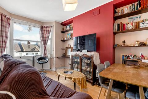 Sumatra Road, London, NW6 1PS 2 bed duplex for sale
