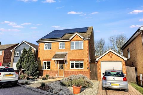 The Thatchings, Polegate 4 bed detached house for sale