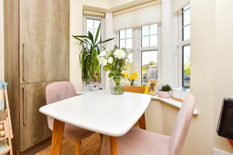 Horwich Close, Crowborough TN6 3 bed mews for sale