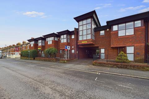 Chaucer Court, Bromley BR2 1 bed apartment for sale
