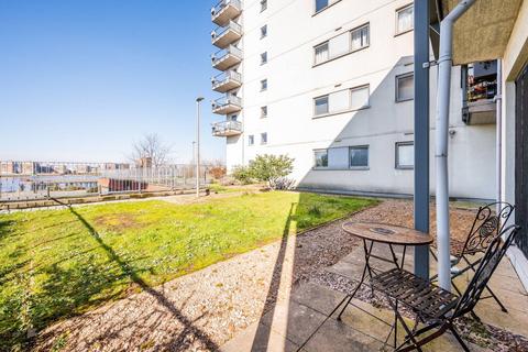 Wyatt Point, Thamesmead, London, SE28 1 bed flat for sale