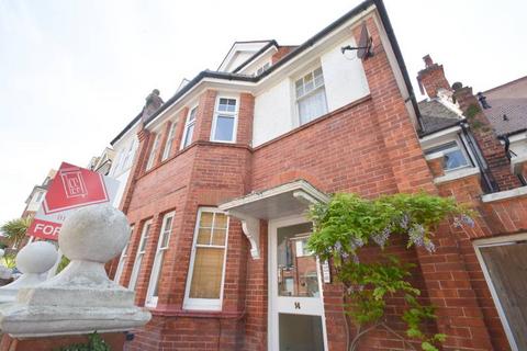 South Cliff Avenue, Eastbourne BN20 1 bed flat for sale