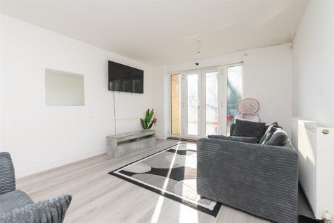 Black Eagle Drive, Northfleet... 2 bed apartment for sale