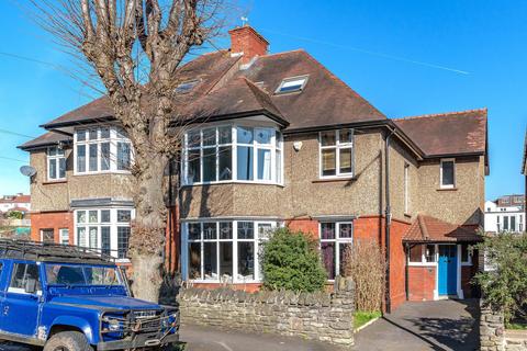 5 bedroom semi-detached house for sale