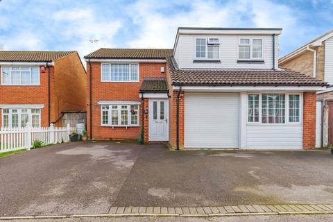 Kenmara Close, Crawley RH10 5 bed detached house for sale