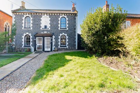 2 bedroom semi-detached house for sale