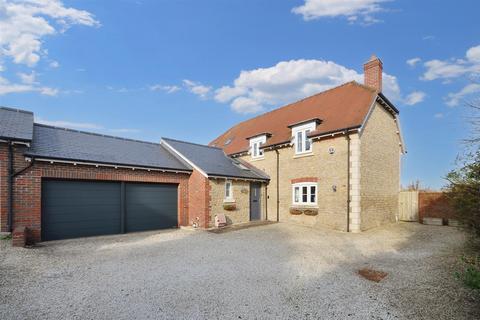 Station Road, Stalbridge 4 bed detached house for sale