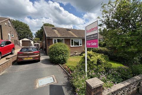 Moor Close Road, Queensbury, Bradford 3 bed semi