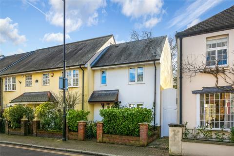 3 bed end terrace house