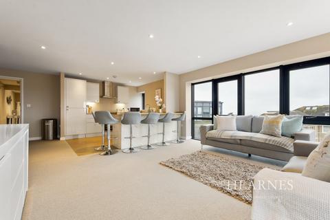 St Michaels Road, West Cliff... 2 bed apartment for sale