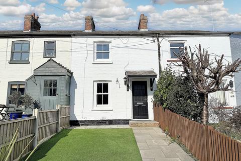 School Road, Hythe, SO45 2 bed terraced house for sale