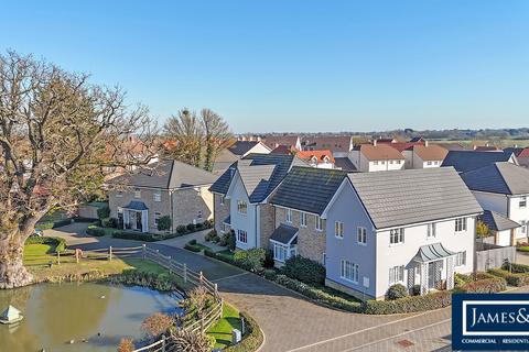 Oaklands Close, Dunmow 4 bed detached house for sale