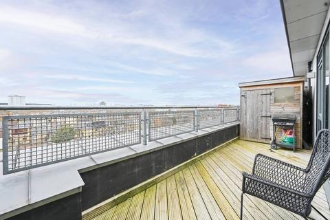 Axminster Road, Holloway, London, N7 2 bed flat for sale