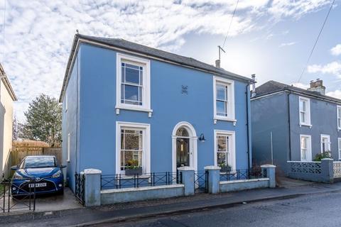 Oving Road, Chichester 3 bed detached house for sale