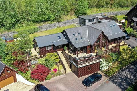 Oakmead Road, Llanharan, CF72 9FB 4 bed detached house for sale