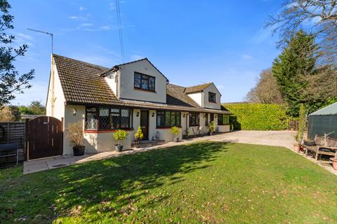 Dell Lane, Bishop's Stortford CM22 5 bed detached house for sale