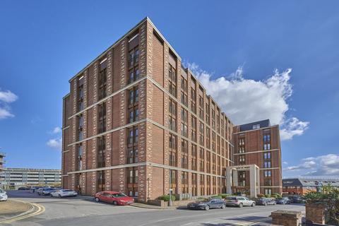 Grosvenor Road, Hertfordshire AL1 2 bed penthouse for sale