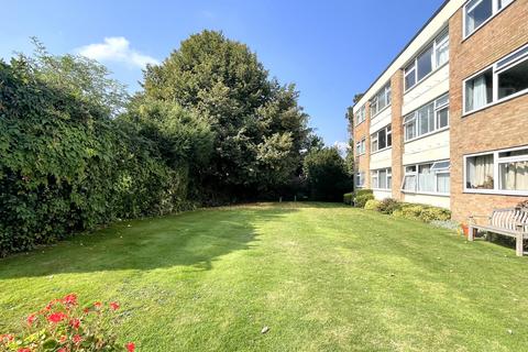 Leatherhead 2 bed apartment for sale