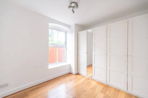 Brownlow Road, Harlesden, London, NW10 2 bed flat for sale