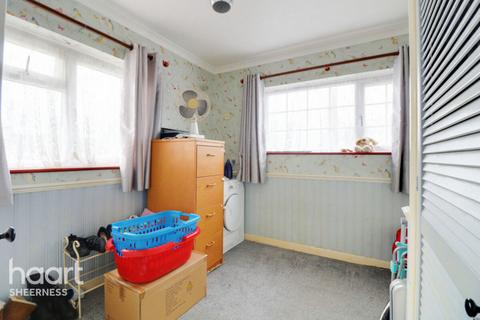 Glenwood Drive, Sheppey 2 bed bungalow for sale